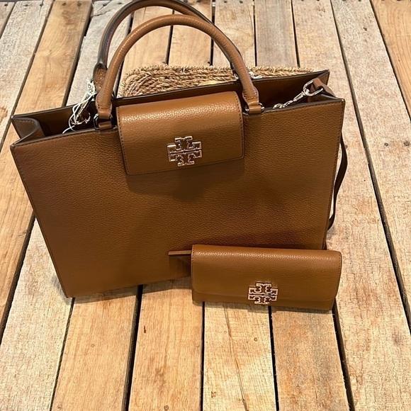 Tory Burch Handbags - EUC Tory Burch Britten Tote in Moose